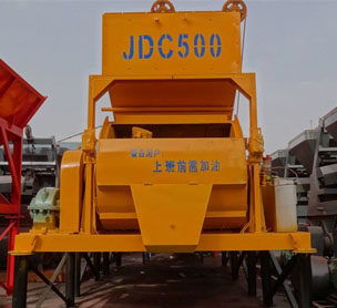 河南XX机械JDC500混凝土搅拌机的设备照片